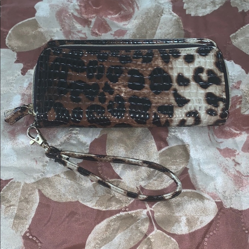 Women’s wallet wristlet